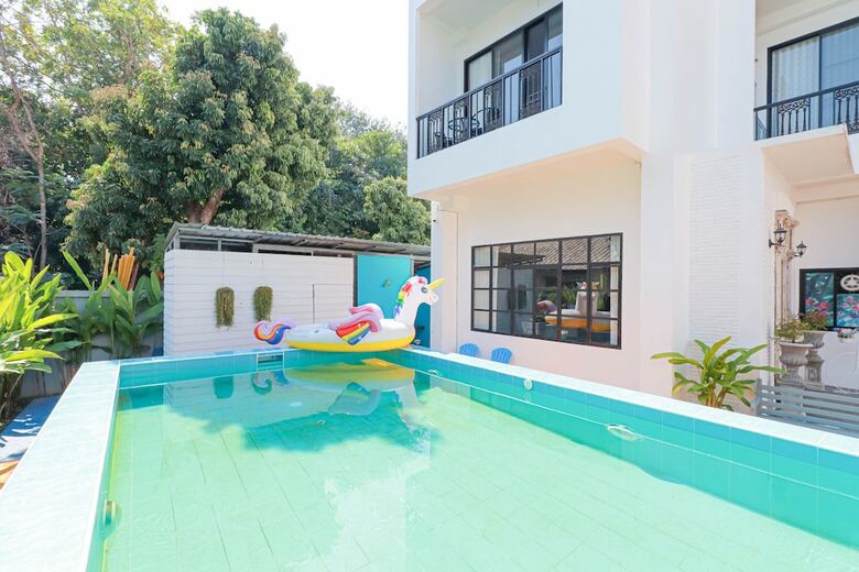 Hotel Oyo 611 Stay Young Villa