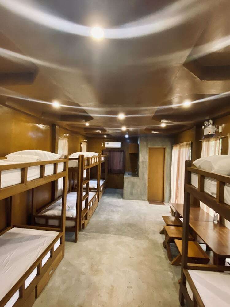 Hostal Cocovana Beach Resort - Hostel (Adults Only)