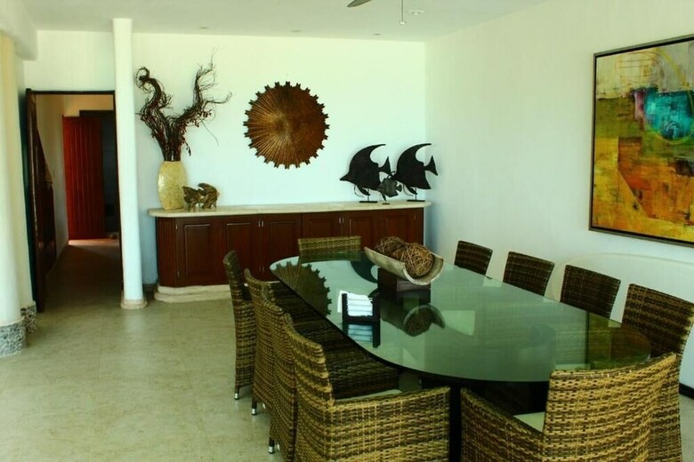 Uinic Chay Luxury Ocean Front Villa