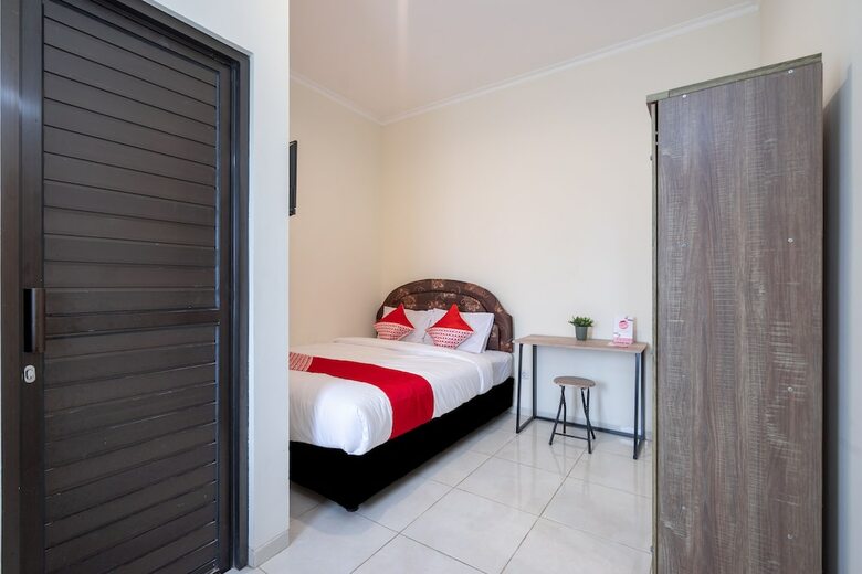 Hostal Oyo 2347 Griya Patran