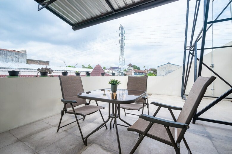 Hostal Oyo 2347 Griya Patran