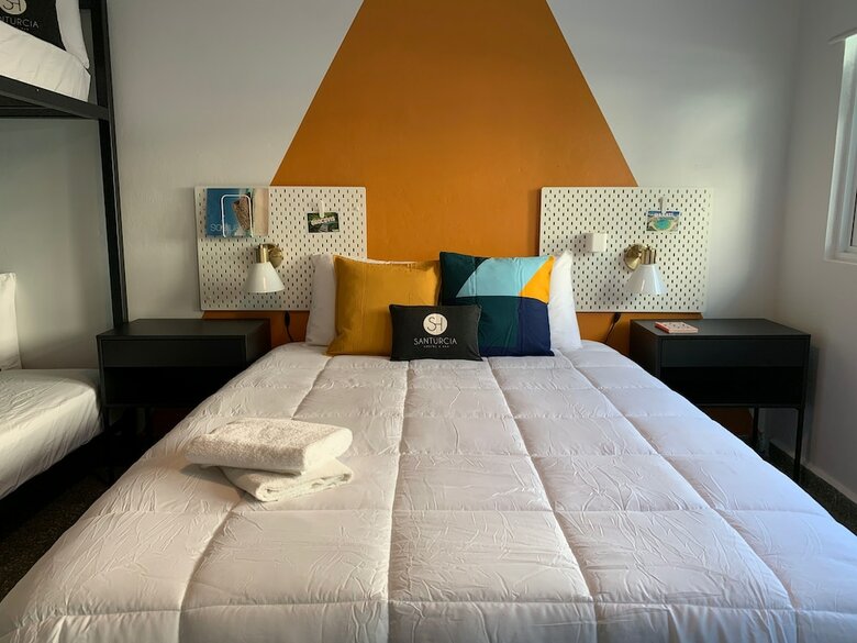 Hostal Santurcia Hostel - Adults Only