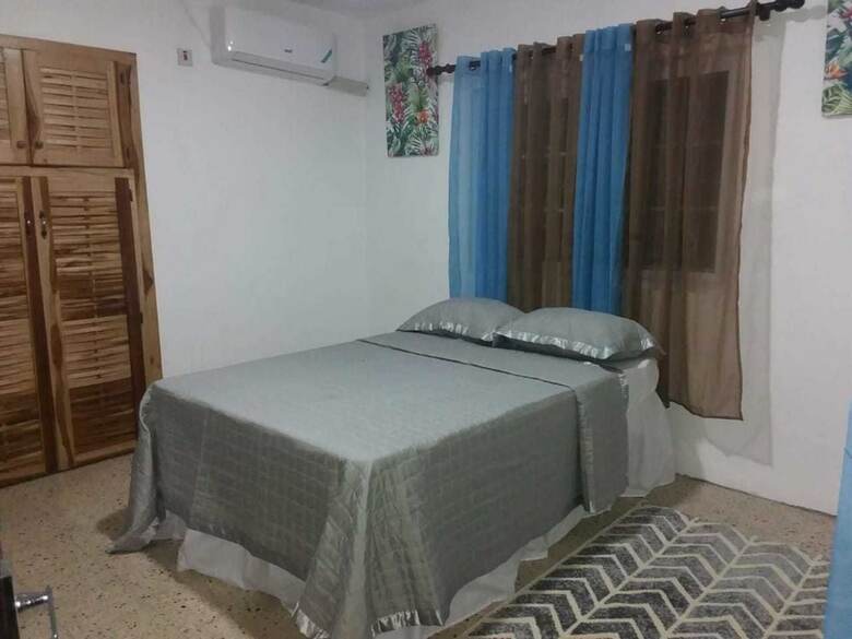 4 Bedroom House - Portland