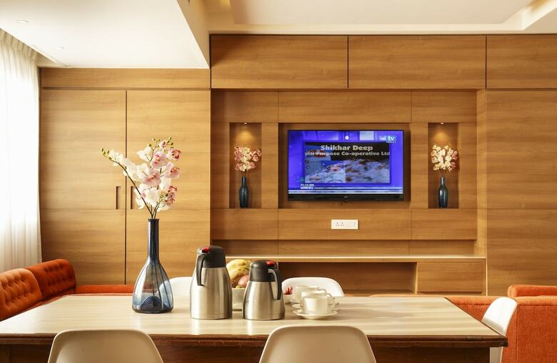 Hotel Ambassador By Ace Hotels