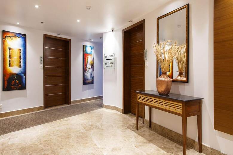 Hotel Ambassador By Ace Hotels