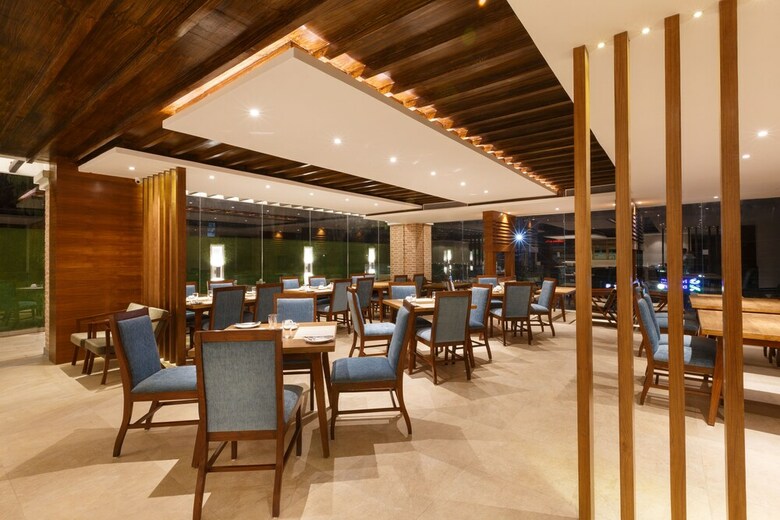 Hotel Ambassador By Ace Hotels