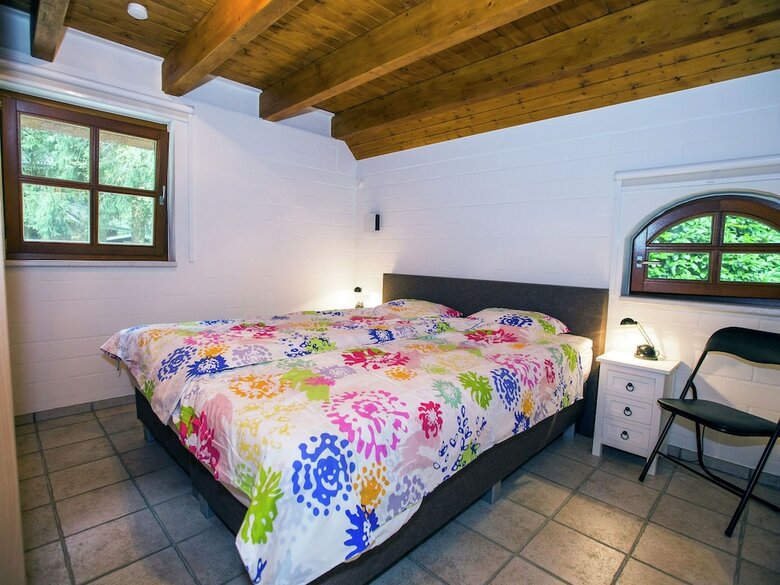Exclusive Thatched Roof House In The Samtgemeinde Uelsen With Conservatory