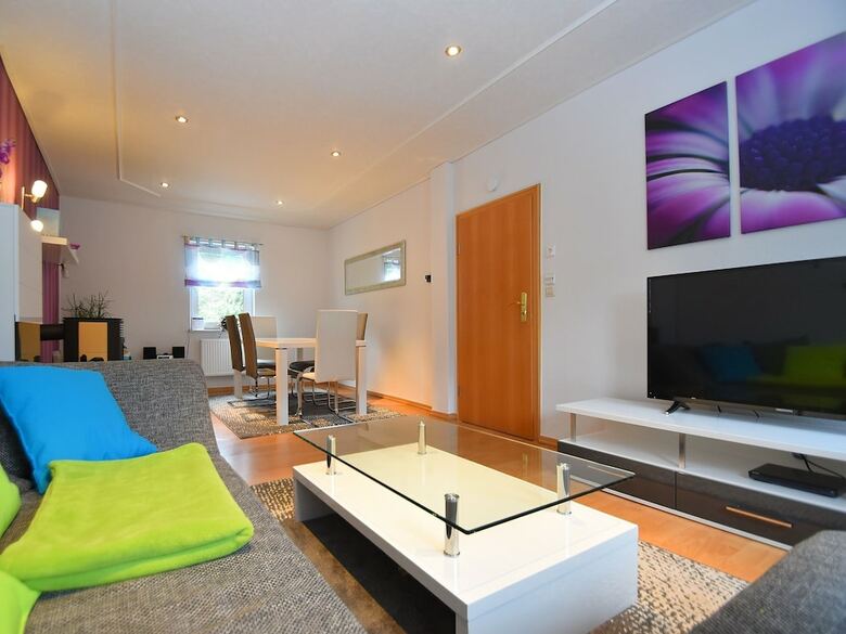 Modern Holiday Home In Deifeld With Private Garden