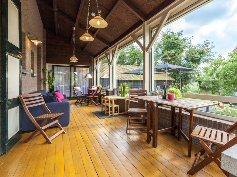 Very Centrally And Peacefully Located, Cosy And Comfortable Group Accomodation