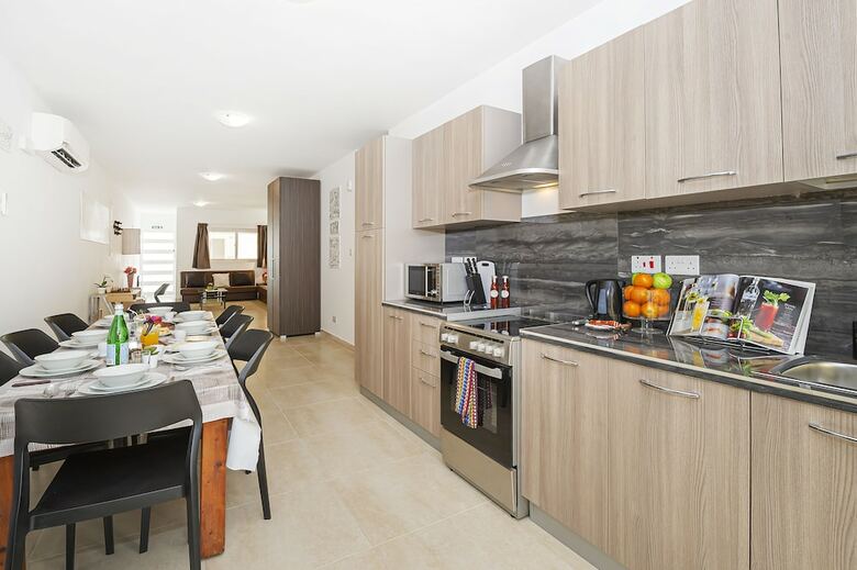 Apartamentos Summer Breeze Maisonette With Terrace