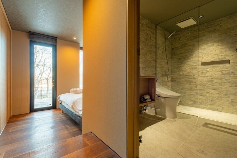 Hideaway On Escarpment By Hokkaido Tracks