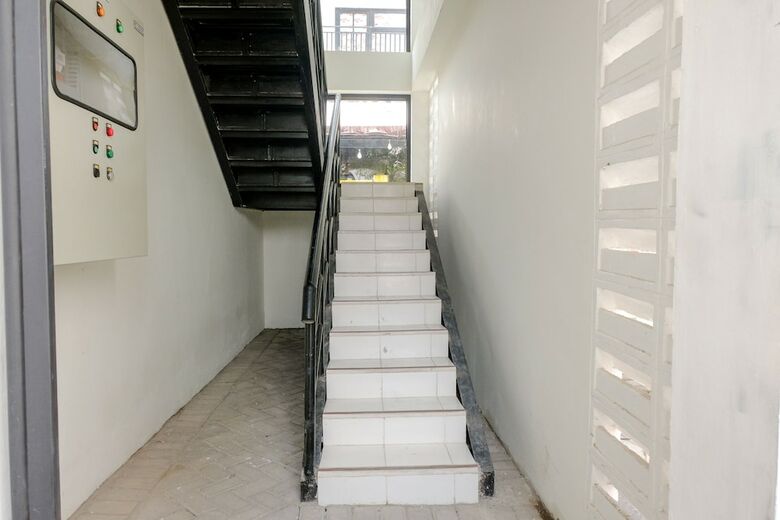 Hostal Oyo 1352 Jember Town Square Residence