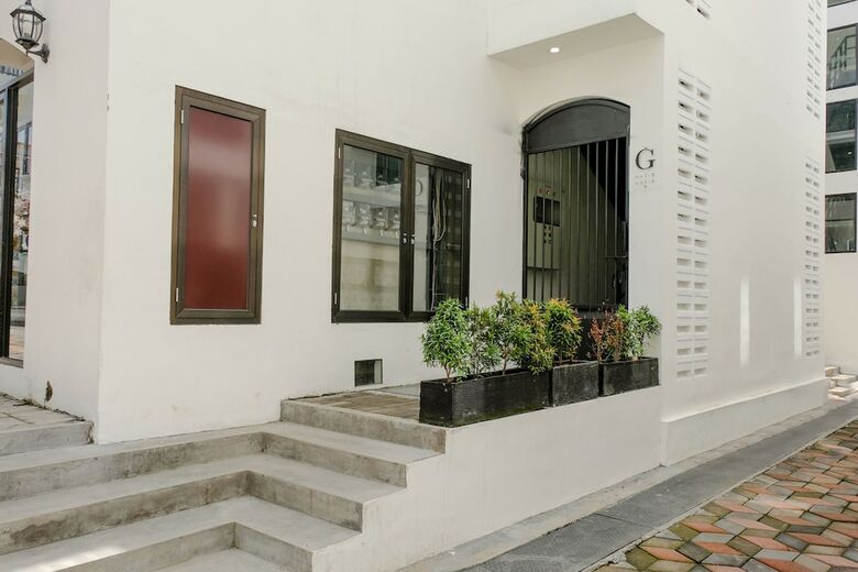 Hostal Oyo 1352 Jember Town Square Residence