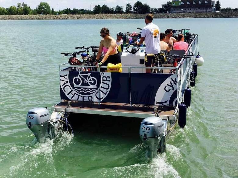 Yachter Club Modr� ?ajka