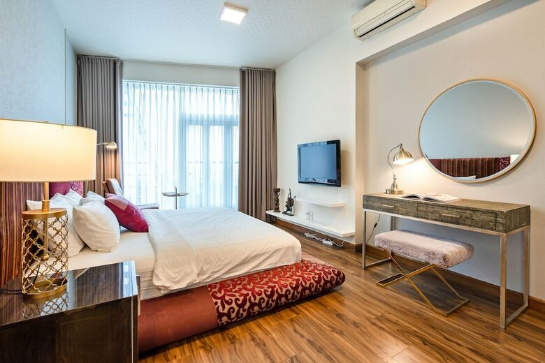 Bed & Breakfast Saigon Suites Collection By Idg In D1