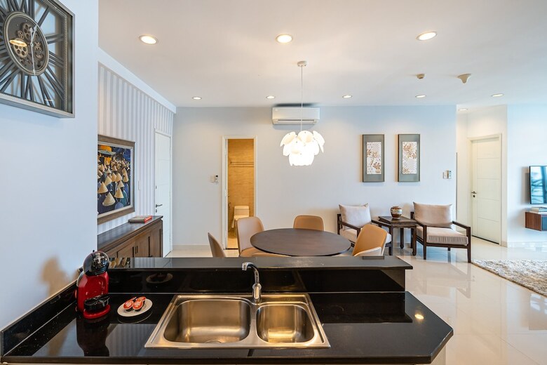 Bed & Breakfast Saigon Suites Collection By Idg In D1
