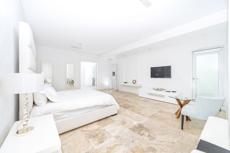 2228 Park 1