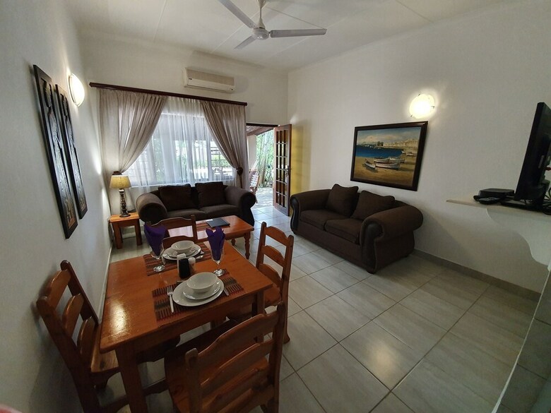 Hotel Ndiza Lodge & Cabanas