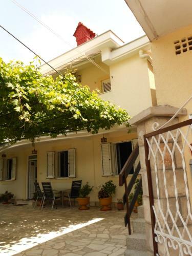 Hostal Lorena Rooms