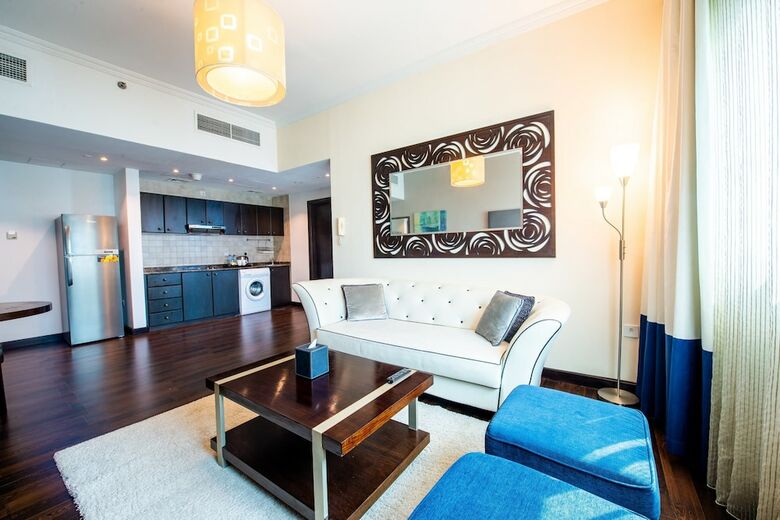 Aparthotel First Central Hotel Suites