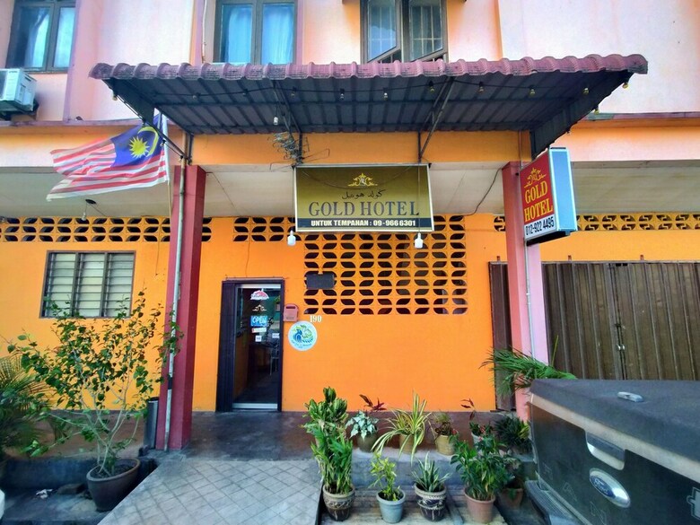 Spot On 89994 Rz Gold Hotel