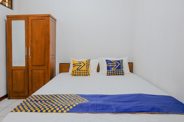 Hostal Spot On 2749 Tiga Sinar Residence