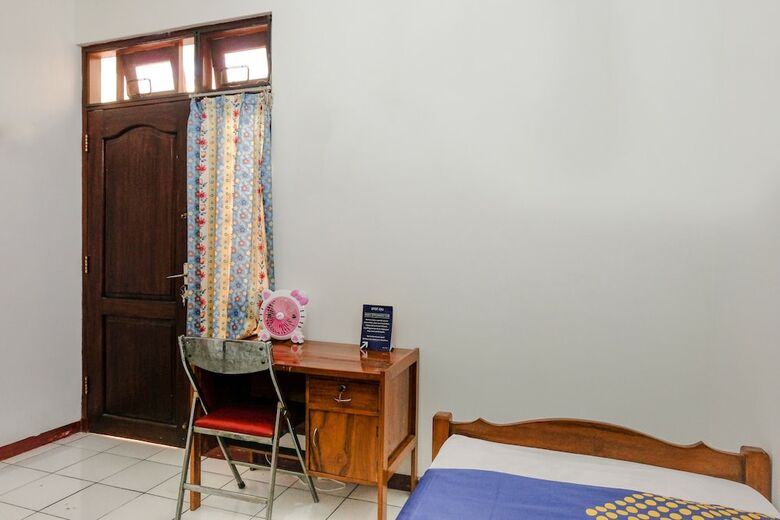 Hostal Spot On 2749 Tiga Sinar Residence
