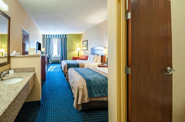 Hotel Comfort Inn And Suites