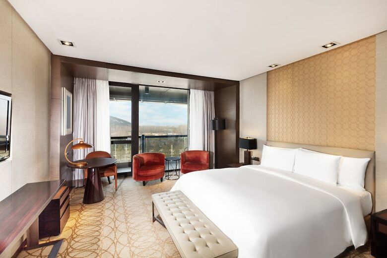 Hotel Crowne Plaza Xuzhou Dalong Lake