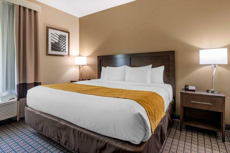 Hotel Quality Inn & Suites