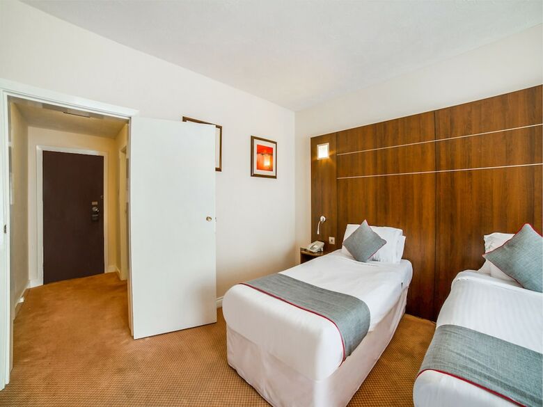 Oyo Flagship The Bridge House Hotel