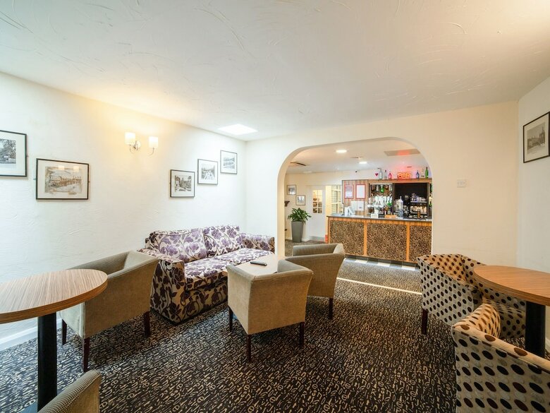 Oyo Flagship The Bridge House Hotel