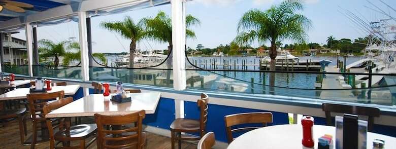 Hotel Pirate's Cove Resort & Marina