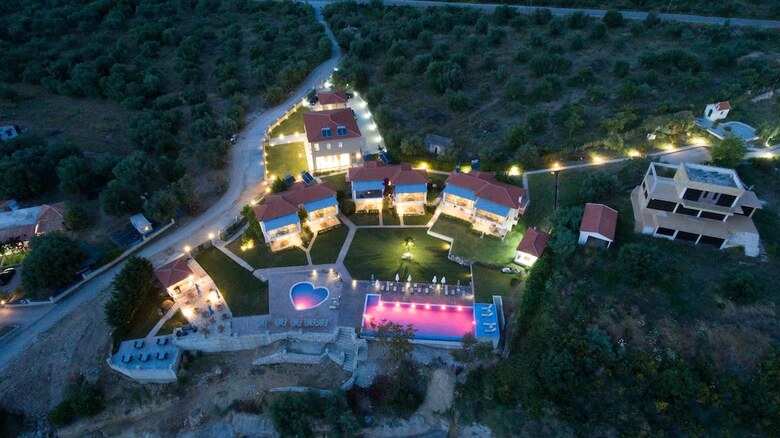 Aparthotel Thesmos Village