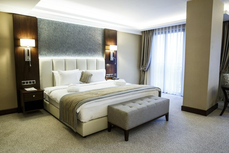 Grand Aras Hotel & Suites