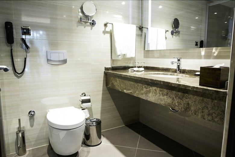 Grand Aras Hotel & Suites