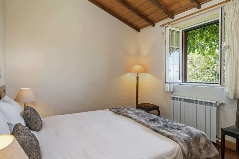 Quinta Dev�nia II - T�lia By An Island Apart
