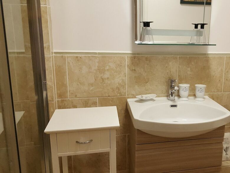 Hotel White Guest House