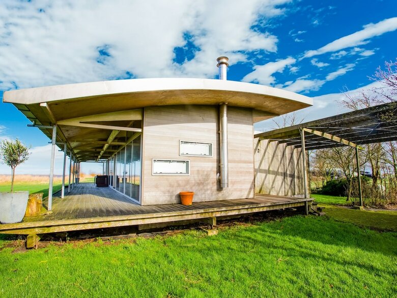 Pleasant Holiday Home In Gaastmeer With Sauna