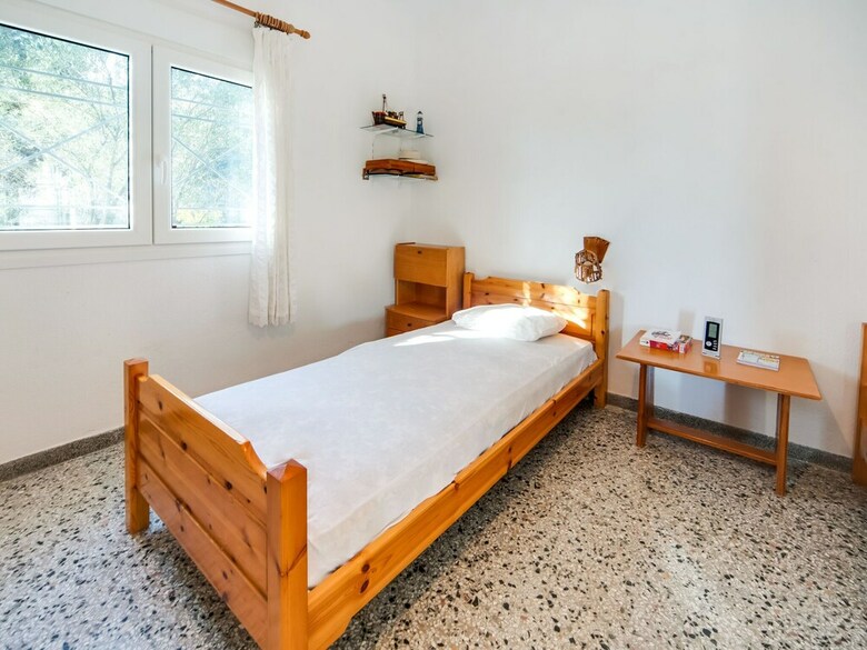 Seaside Holiday Home In Asprovalta With Balcony