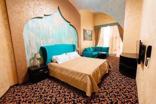 Khan-chinar Hotel