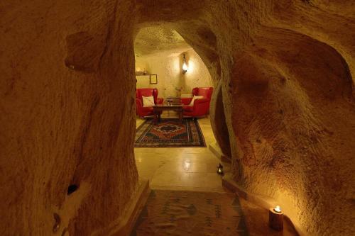 Jerveni Cave Hotel