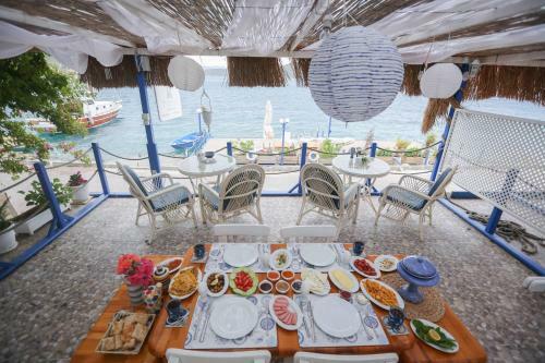 Blue Bosprina Hotel