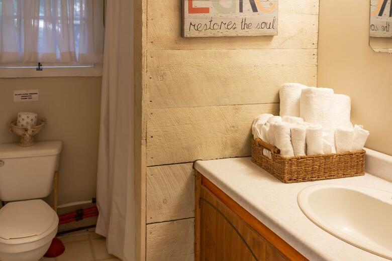 Hotel Mattawa River Cottages & Cardinal Restaurant