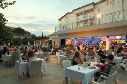 Apartamento Catty Cats Garden Hotel