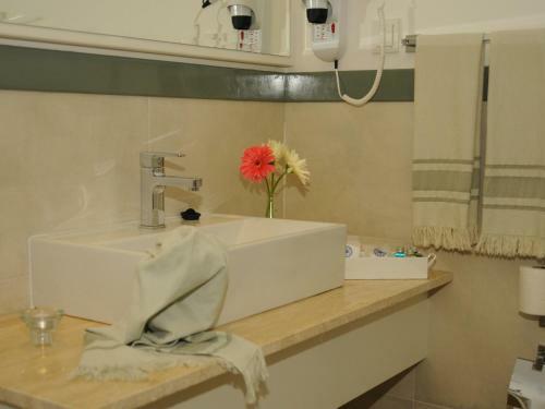 Sea Breeze Hotel And Apartments