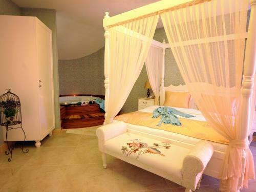 Sea Breeze Hotel And Apartments