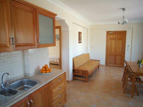 Sea Breeze Hotel And Apartments