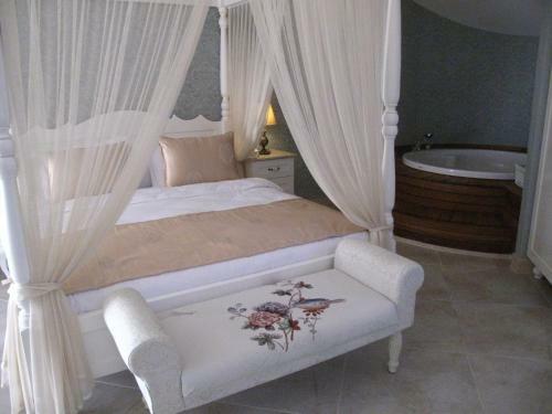 Sea Breeze Hotel And Apartments