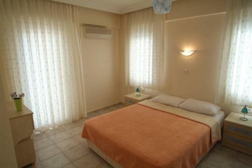 Sea Breeze Hotel And Apartments